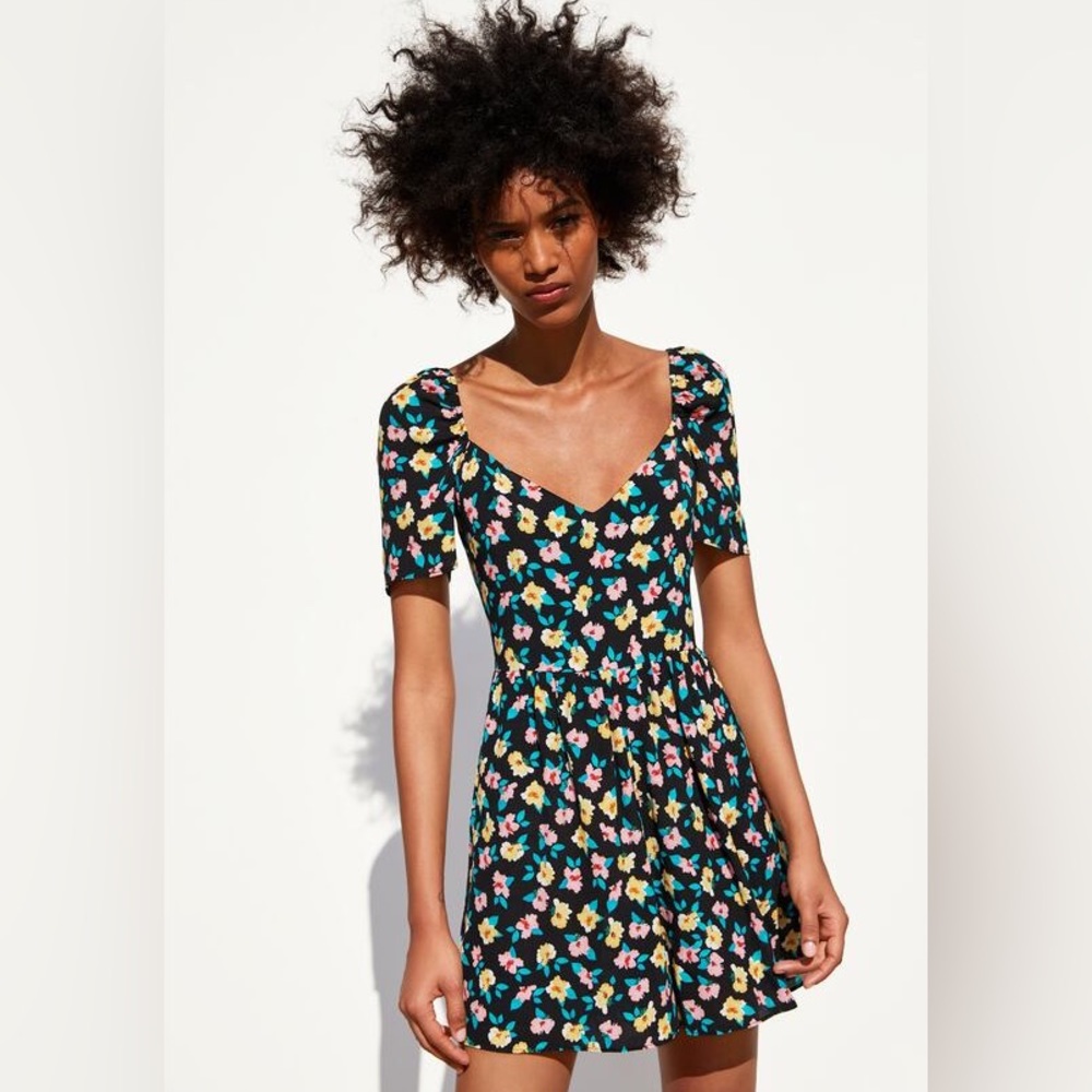Zara Floral Print Short Sleeve Mini Short Romper Black Size M NEW - Picture 3 of 5